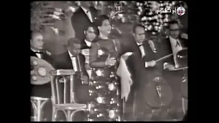 لست أدرى أهو الحب  الذى خفت شجونه أم تخوفت من اللوم  فآثرت السكينة  أم كلثوم من اجل عينيك دندنها