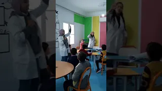 أنشودة أنا إنسان لي إحساس بالحركات 