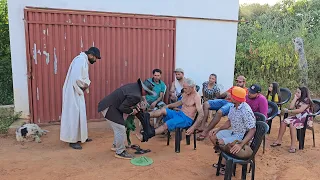 Seu antonio ficou nu na frente do padre