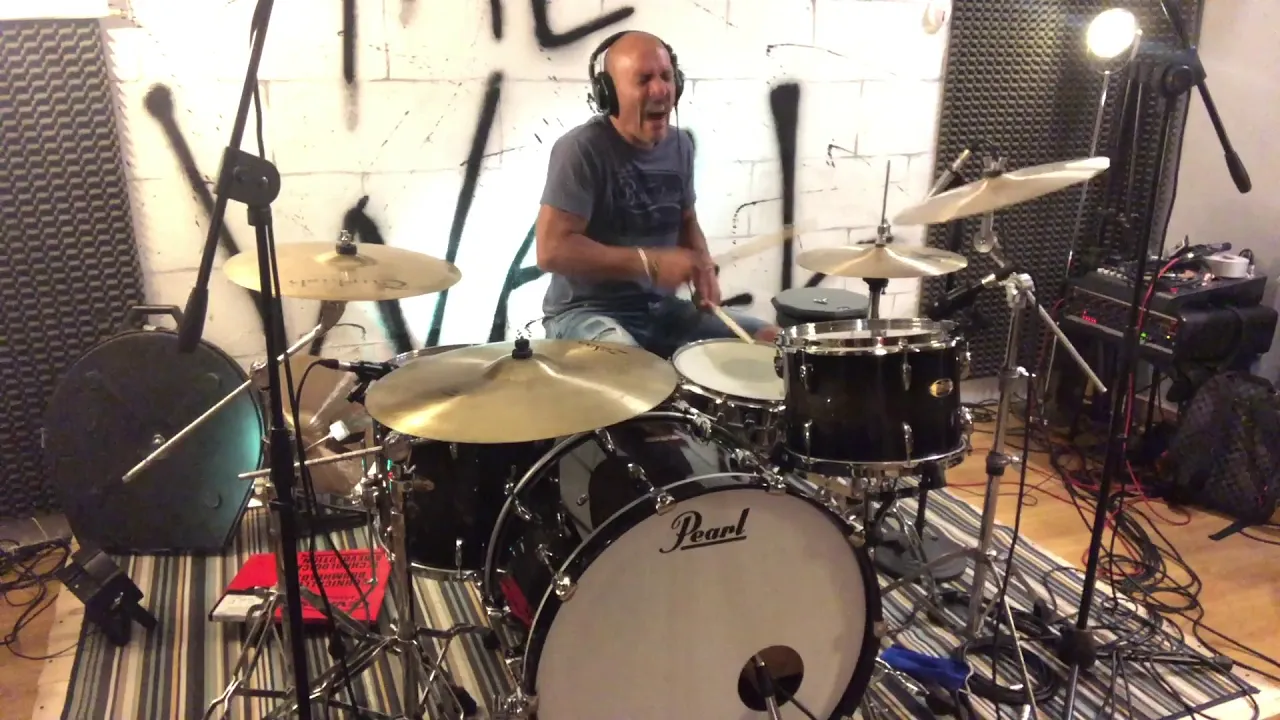 Lovely Day - Bill Withers - Drum Cover Fabio Malfi Lovely Day - Bill Withers - Drum Cover Fabio Malfi