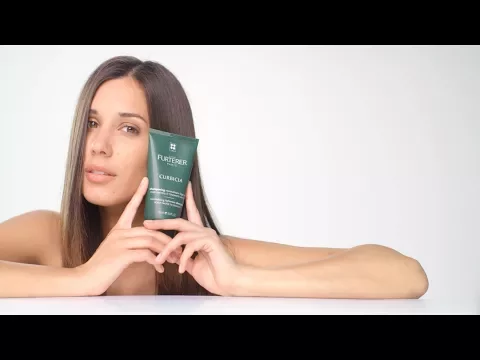 How to apply CURBICIA Shampoo for oily scalps