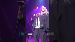 Bruno Mars Changing The Lyrics Of APT For Rosé Kpop Rosé Bruno Apt Rosé Brunomars 