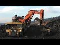 Download Lagu Perfect Teamwork! Hitachi EX2600, Komatsu HD785 \u0026 CAT D8R Working Together On-Site