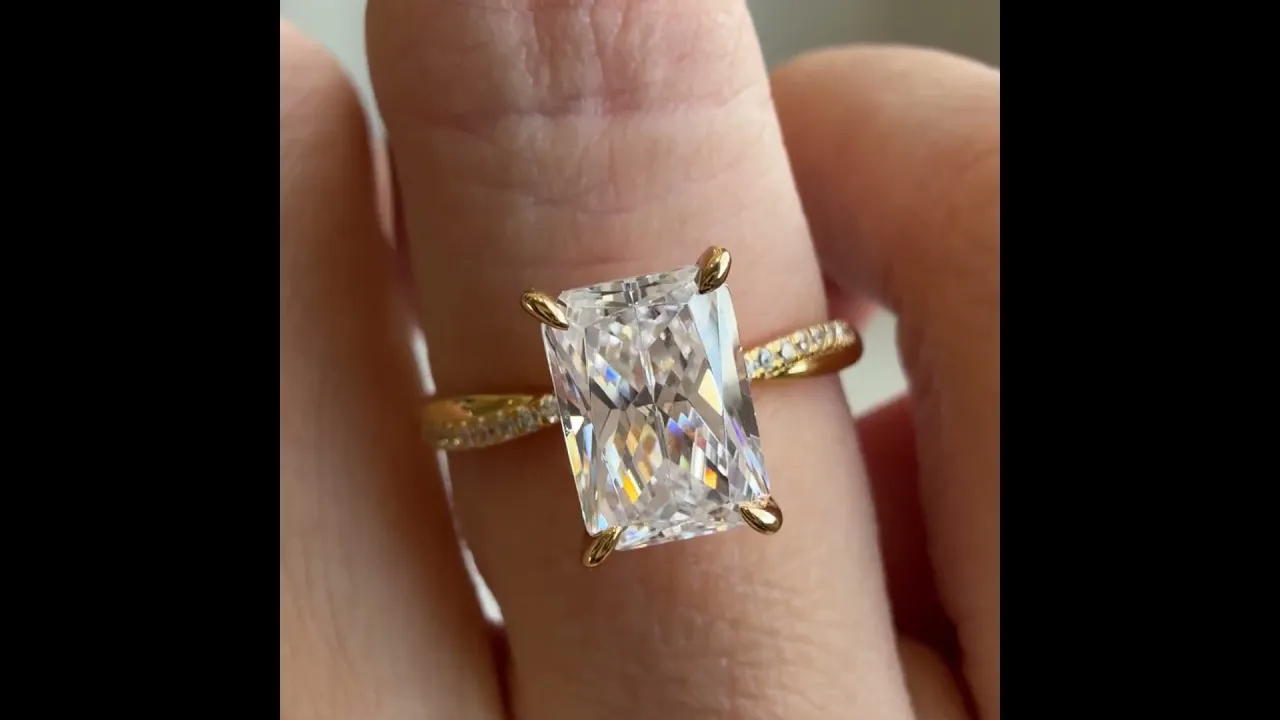 Alaya丨3CT Emerald Cut Lab Diamond Twisted Engagement Ring In Solid Gold/Platinum