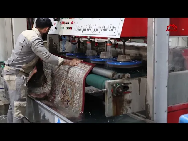 وحدة السجاد والمفروشات التابعة لشعبة النظافة تبذل قصارى جهودها في تقديم الخدمات للزائرين الكرام