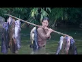 Download Lagu Traditional Fishing Skills - Single Mother Catches Giant Fish Using Bamboo Tube. Lý Tử  Hường