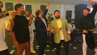Descarcă Lele X Ork. Vasile Pandelescu - Ia-Ma In Brate (Live) MP3 gratuit - Muzica123
