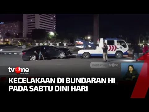 Diduga Hilang Kendali, Mobil Sedan Tabrak Beton Pembatas Kolam di Bundaran HI