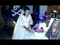 Video di Woman Marries 300-Year-Old 'Jack Sparrow'-Type Ghost Pirate
