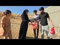 Download Lagu Ibrahim eren: Ismael en Reza delen siroop en koekjes op hun eerste huwelijksverjaardag