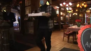 Chicago pan pizza staple Gulliver s Pizza closing after 57 years ABC7 Chicago