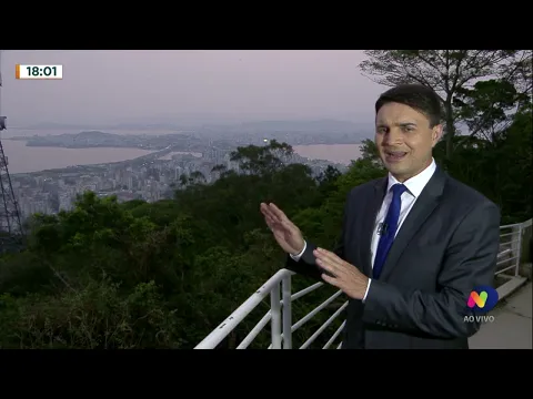 Nevoeiro provocou um pôr do sol diferenciado em Florianópolis