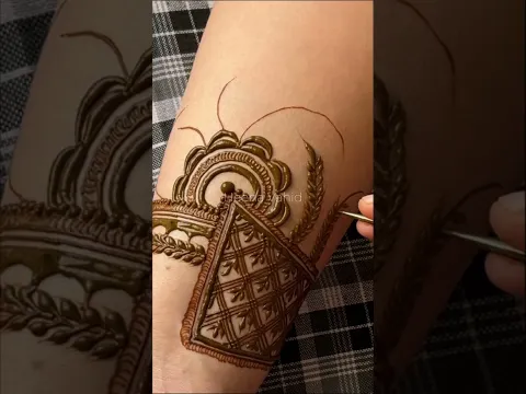 #mehndi #hennatattoo #hennadesgin #hennaart #henna #explore #newdesign #heenavahid #shortsfeed