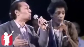 محمد منير وعلي الحجار أحبك وأنطلق عصفور من حفل الأوبرا المصرية 