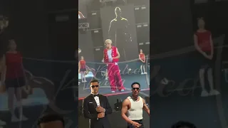 محمد رمضان يسيء المهندس الصوت الجمهور يا بهيم  محمد رمضان يسيء المهندس الصوت الجمهور يا بهيم