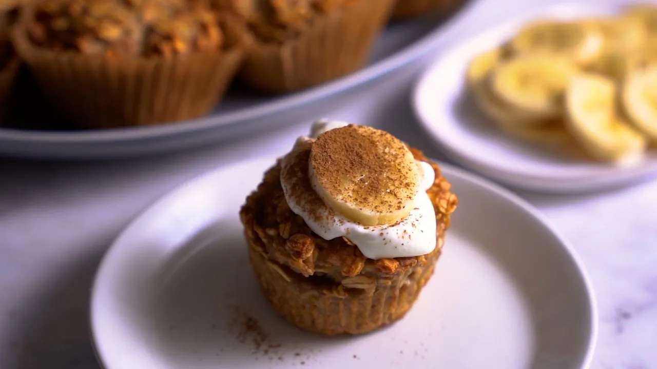 Banana Bread Baked Oat Cups (with a chocolate centre)