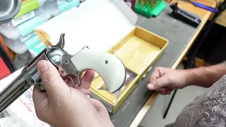 Cimarron Uberti thunderer 45LC SAA rvolver Unboxing and table top review