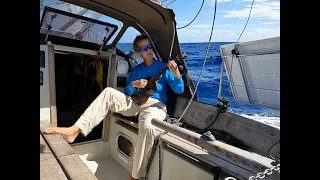 Short playing the ukelele and singing C’est mon bateau #shorts