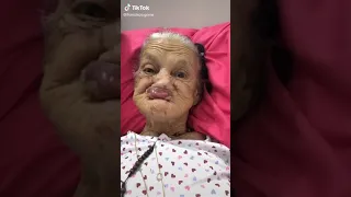 أكبر عجوز مضحكة  أكبر عجوز مضحكة