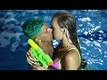 A Travestis Kevin Brito - Empurra Empurra Clipe
