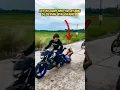 Download Lagu jatuh dari motor ayang #faktaunik #faktamenarik #jatuhdarimotor #shorts