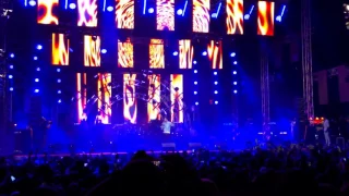 دخول حماقي على اغنية انت حبيبي بحفلة الجامعة الامريكية 2016 