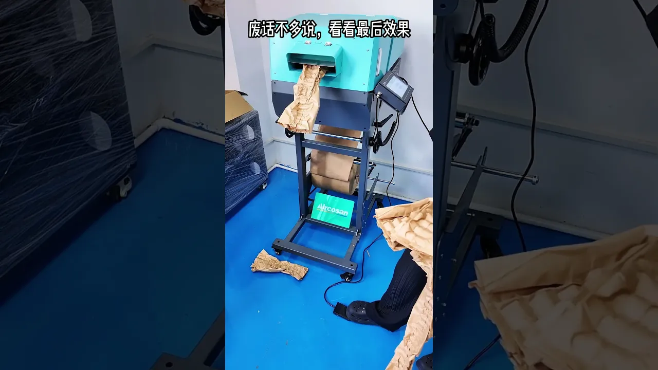 Suministro de embalaje sostenible. Almohadillas de papel kraft flexibles para relleno de vacíos en cajas. El arranque con una tecla simplifica la operación diaria.