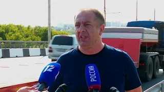 Специалисты технадзора сегодня проверяли качество нового асфальта на Октябрьском мосту