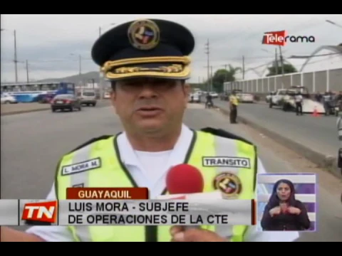 Varios vehículos retenidos en operativo de control en vla vía a Daule