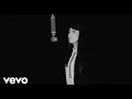 Download Lagu Kenza Farah - La cible (Clip Officiel)