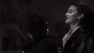 قلب في الدفاتر تلقي الشعر بيحكي عنا فاكر 