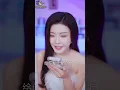 窮小子在直播間豪刷一百萬，連送六十個嘉年華，成功抱得女神關注！誰知女神回贈520元愛心紅包，萬倍返現系統直接獎勵520萬！女友卻嫌他窮當場分手，下一秒他就靠系統逆襲成神豪！
