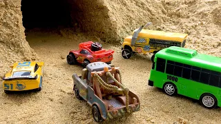 洞穴中的迪士尼汽車 |超可愛的玩具車