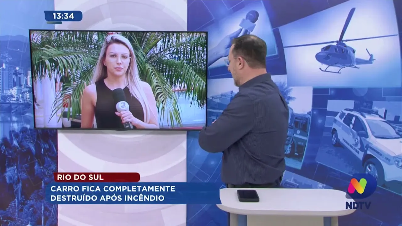 Rio do Sul: carro fica completamente destruído após incêndio