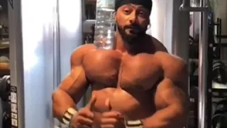 عملاقنه العراقي جانتي شعبان ولقطه طريفه   دندنها