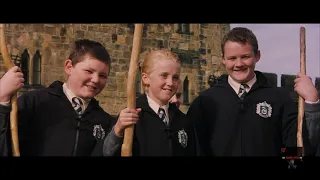 Гаррі Поттер вперше летить на мітлі к ф Гаррі Поттер і філософський камінь 