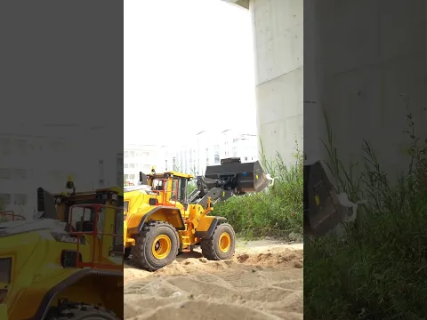 Immersive experience with the new LESU RC L220H loader