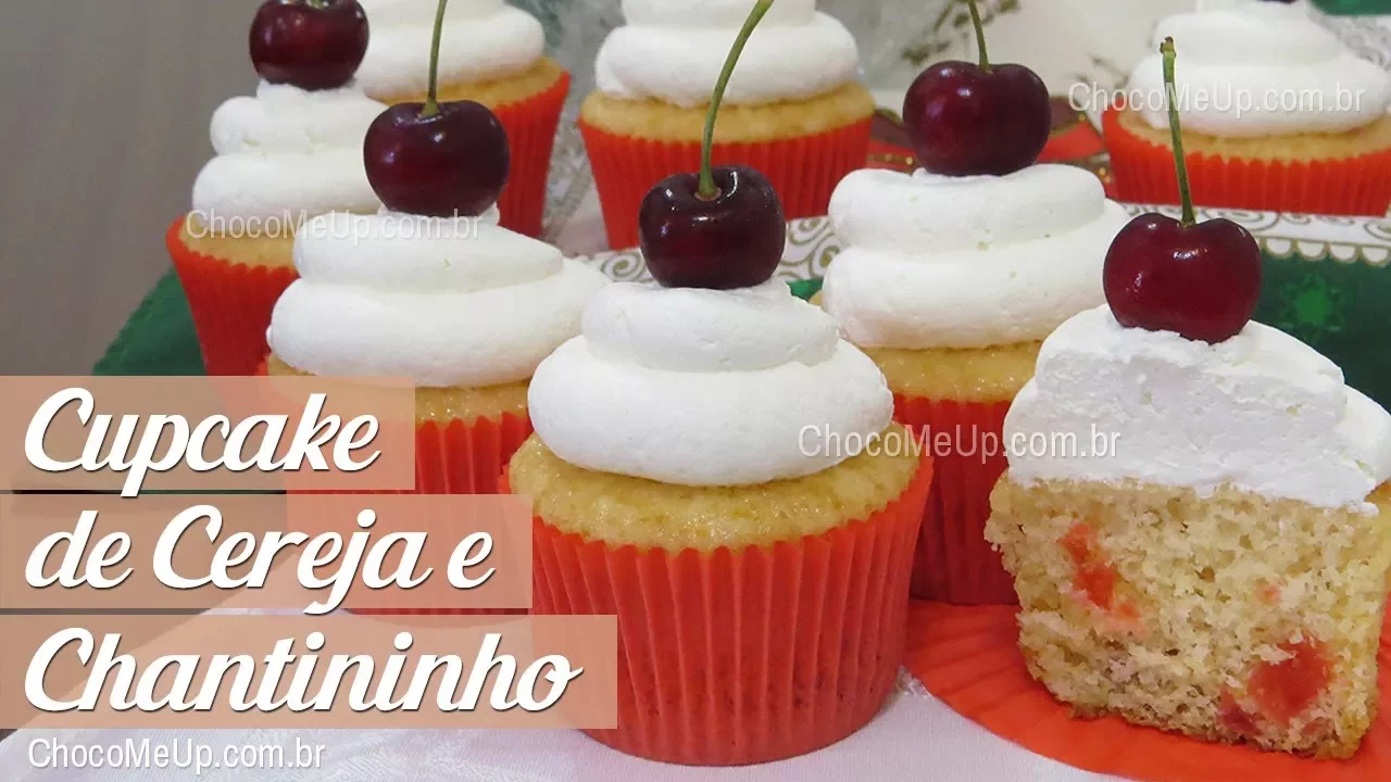CUPCAKE DE CEREJA COM COBERTURA DE CHANTININHO RECEITA