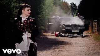 CHVRCHES - Roses (Official Lyric Video)