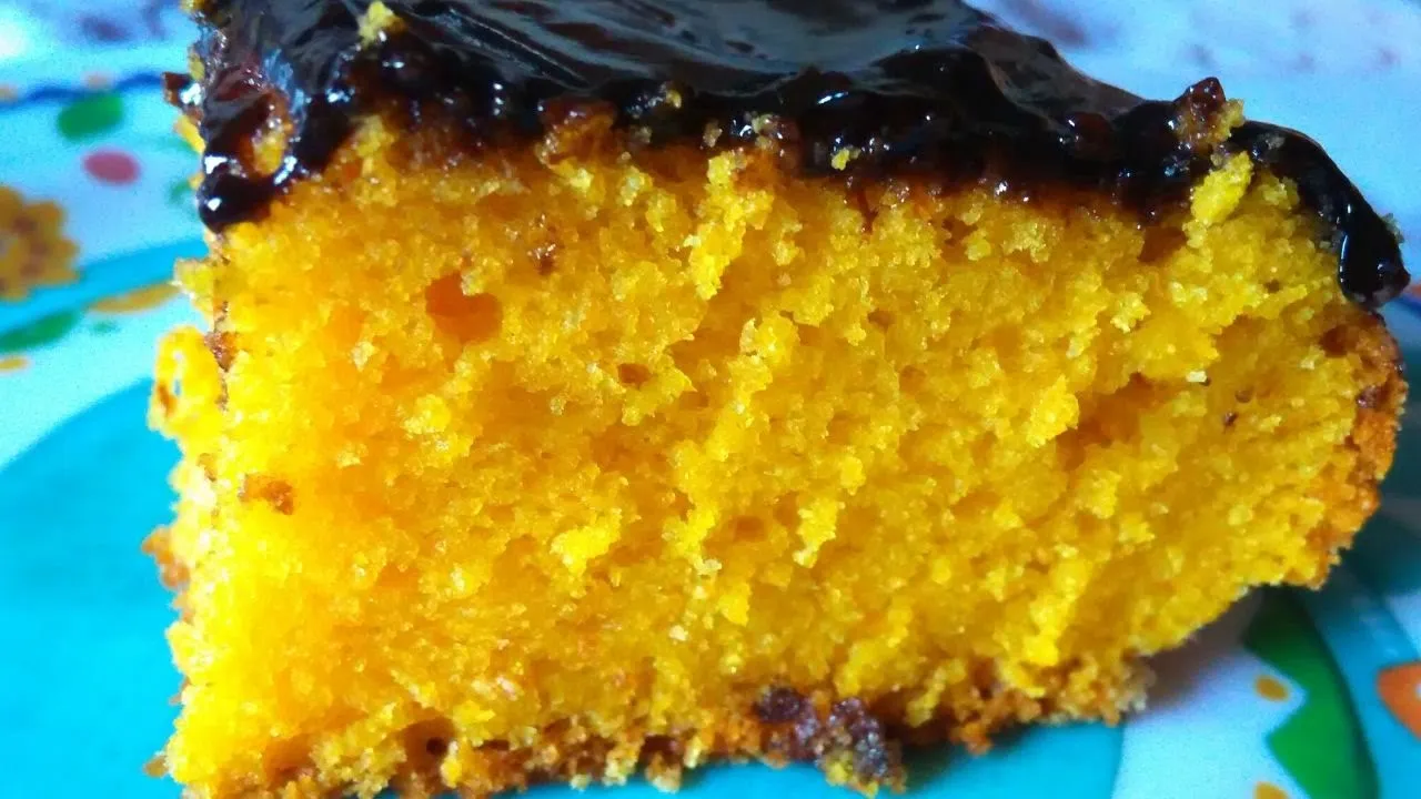Bolo de Cenoura com Brigadeiro no Microondas  (10 minutos) |Laís Cake Design. 