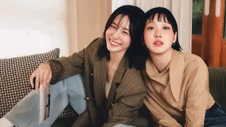 بنت فقيره بتروح مدرسه جديده بيتنمروا عليها علشان فقيره بتغير من نفسها وبتقرب من اشهر طالب ملخص مسلسل 