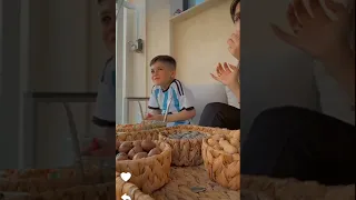 أيهم يطعمي ننوش من ايدو ريتشو يلعب مع الأولاد ريتشو وننوش 