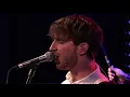Download Lagu Two Feet - Love Is A Bitch [Live In The Lounge]