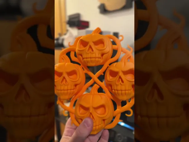 Halloween Pumpkin Skull Wreath Wall/Window Hanging video thumbnail