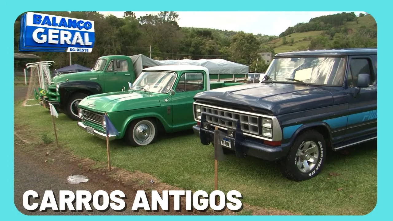 Mais de 400 veículos em exposição no Encontro de Carros Antigos em Saudades