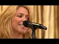Shakira - Waka Waka  (Live Glastonbury 2010)