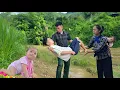 Download Lagu Zachtaardige arme jongen en dakloos meisje redden mensen na verwoestende overstroming