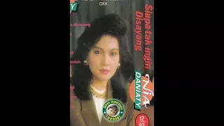 nia daniaty cinta biru