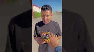 نباح الكلب علي الاشياء   دندنها