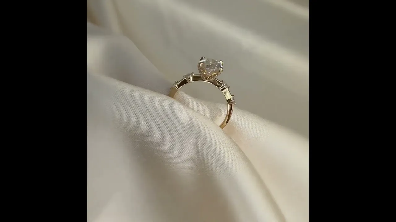 Remy丨Oval Lab Diamond Hidden Halo Engagement Ring with Floating Diamond Accents